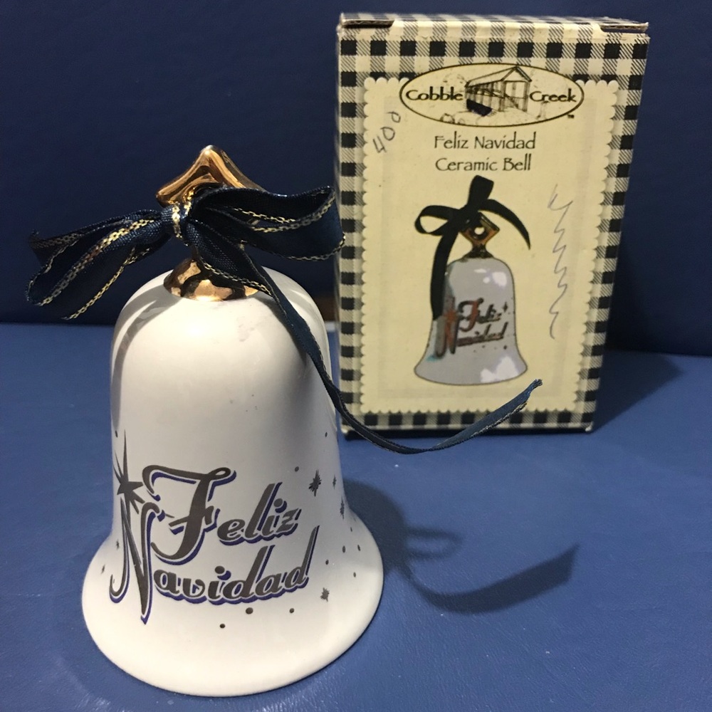 Cobble Creek Feliz Navidad ceramic bell